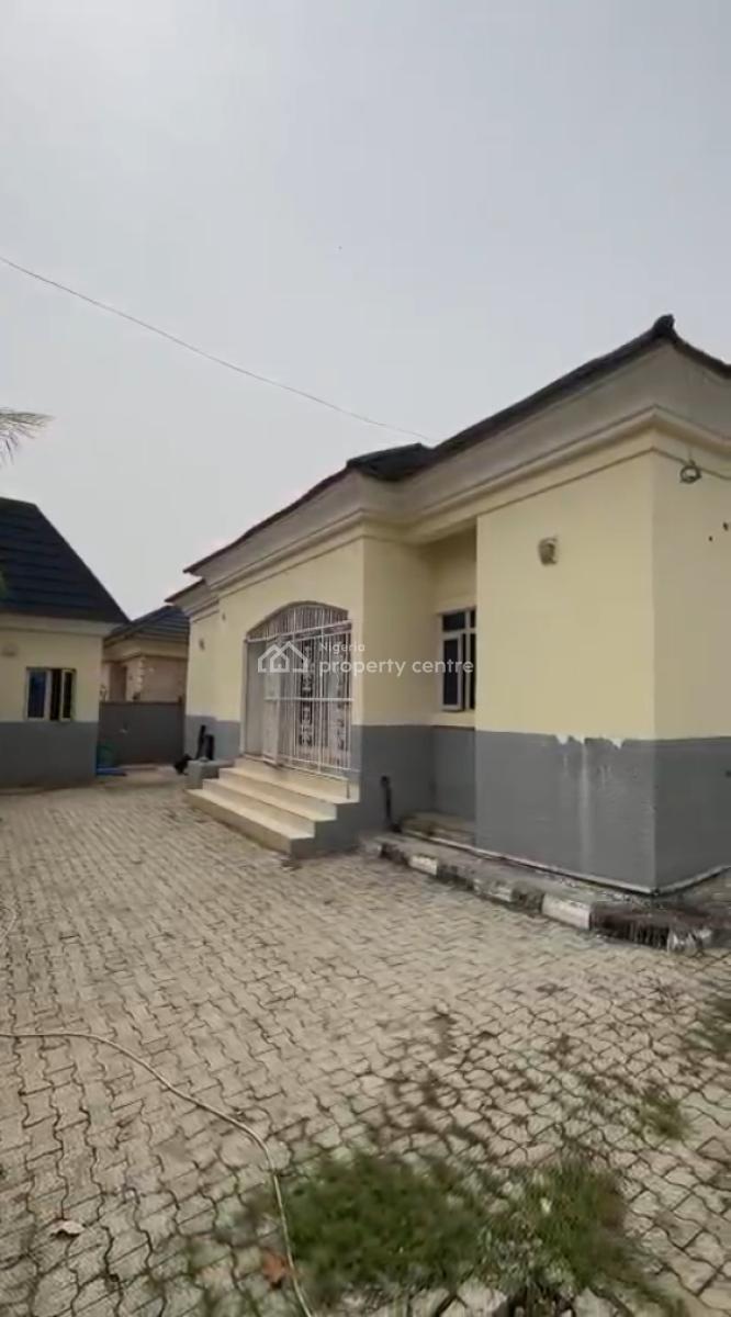 3 Bedroom Bungalow with 2 Room Bq Self Con in Gwarinpa, Gwarinpa, Abuja, Detached Bungalow for Sale