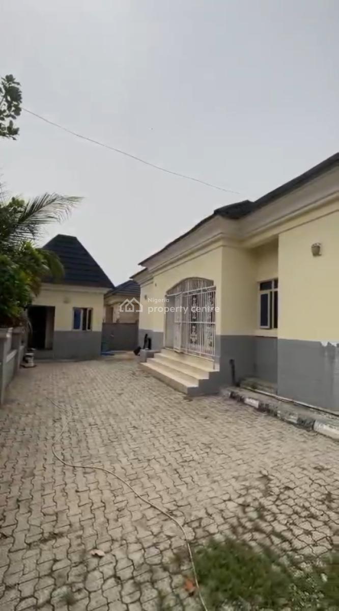3 Bedroom Bungalow with 2 Room Bq Self Con in Gwarinpa, Gwarinpa, Abuja, Detached Bungalow for Sale