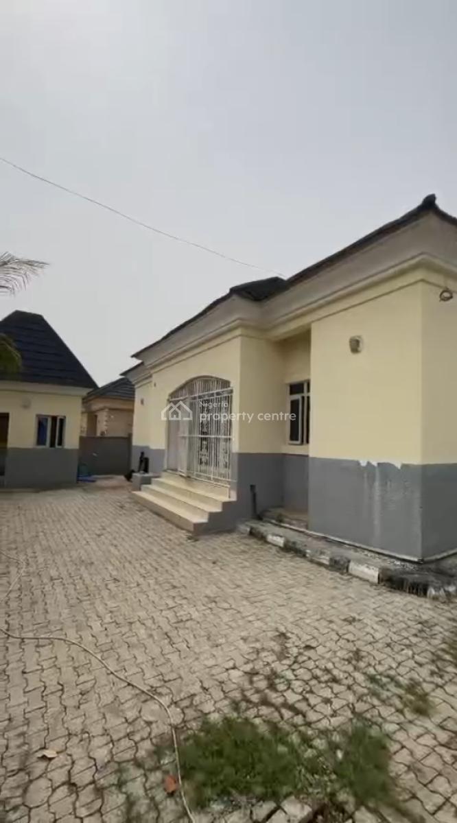 3 Bedroom Bungalow with 2 Room Bq Self Con in Gwarinpa, Gwarinpa, Abuja, Detached Bungalow for Sale