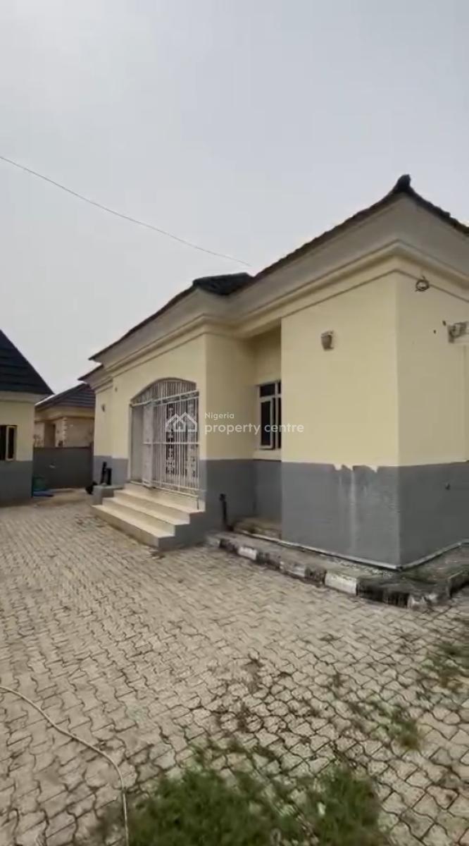 3 Bedroom Bungalow with 2 Room Bq Self Con in Gwarinpa, Gwarinpa, Abuja, Detached Bungalow for Sale