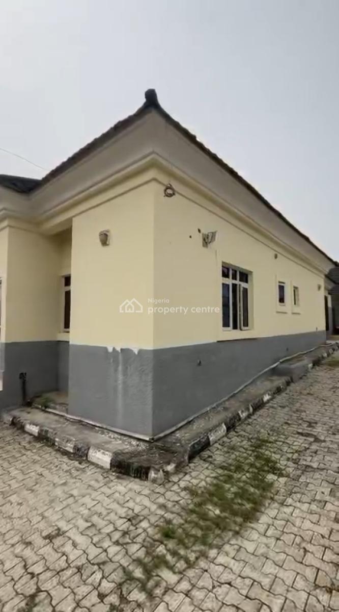 3 Bedroom Bungalow with 2 Room Bq Self Con in Gwarinpa, Gwarinpa, Abuja, Detached Bungalow for Sale