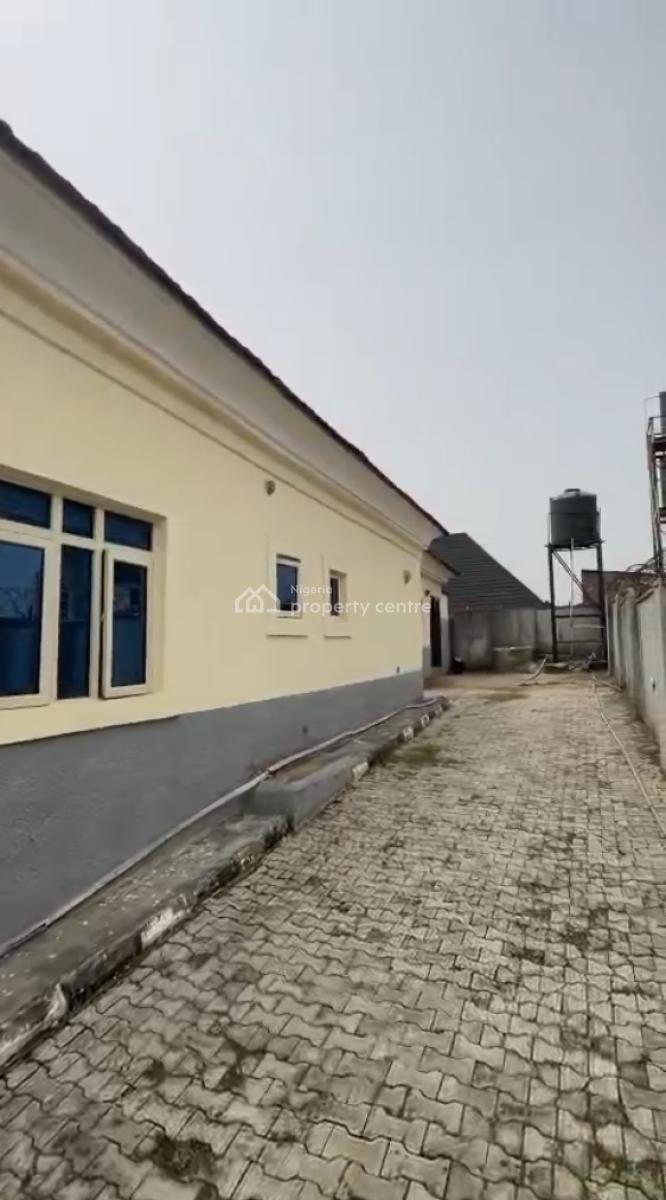 3 Bedroom Bungalow with 2 Room Bq Self Con in Gwarinpa, Gwarinpa, Abuja, Detached Bungalow for Sale