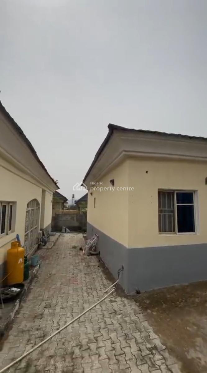 3 Bedroom Bungalow with 2 Room Bq Self Con in Gwarinpa, Gwarinpa, Abuja, Detached Bungalow for Sale
