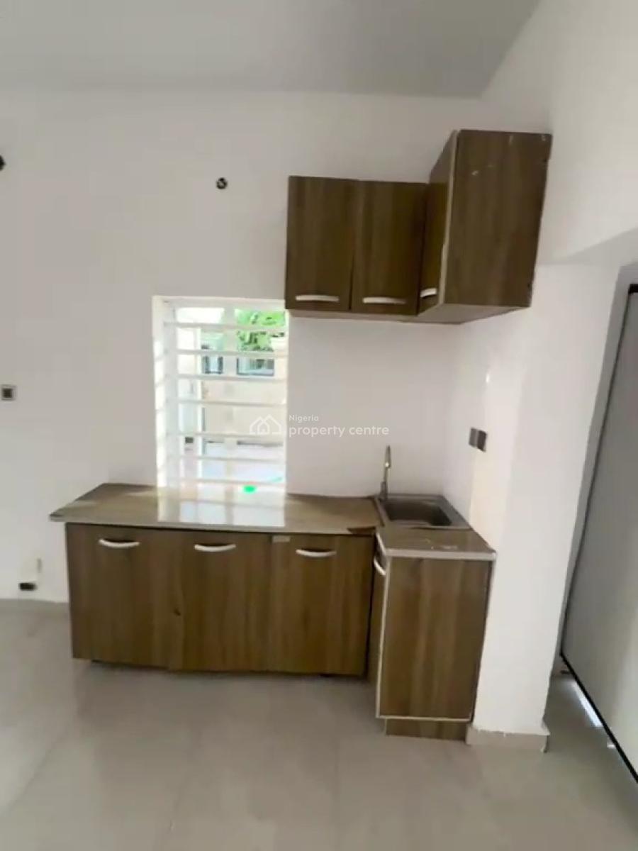 Standard 1bedroom Flat Ground-floor with Wardrobe, Chevron Drive, Lekki, Lagos, Mini Flat (room and Parlour) for Rent