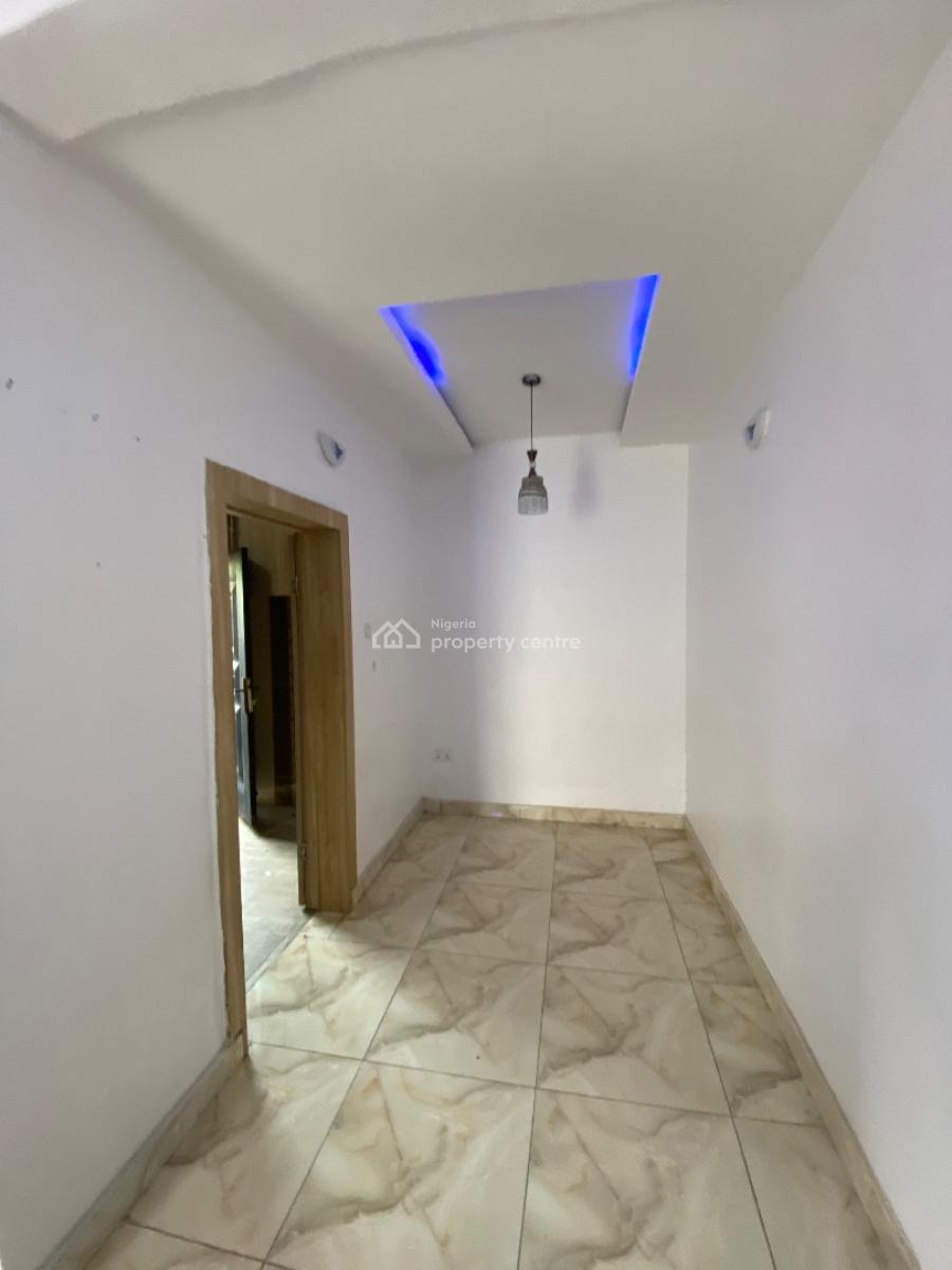 Standard Two Bedroom Apartment, Kay 1 Area of Peaceland Ogombo, Ajah, Lagos, Flat / Apartment for Rent