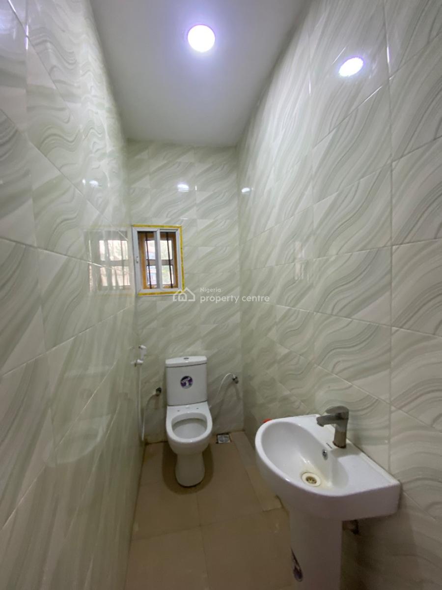 Standard Two Bedroom Apartment, Kay 1 Area of Peaceland Ogombo, Ajah, Lagos, Flat / Apartment for Rent