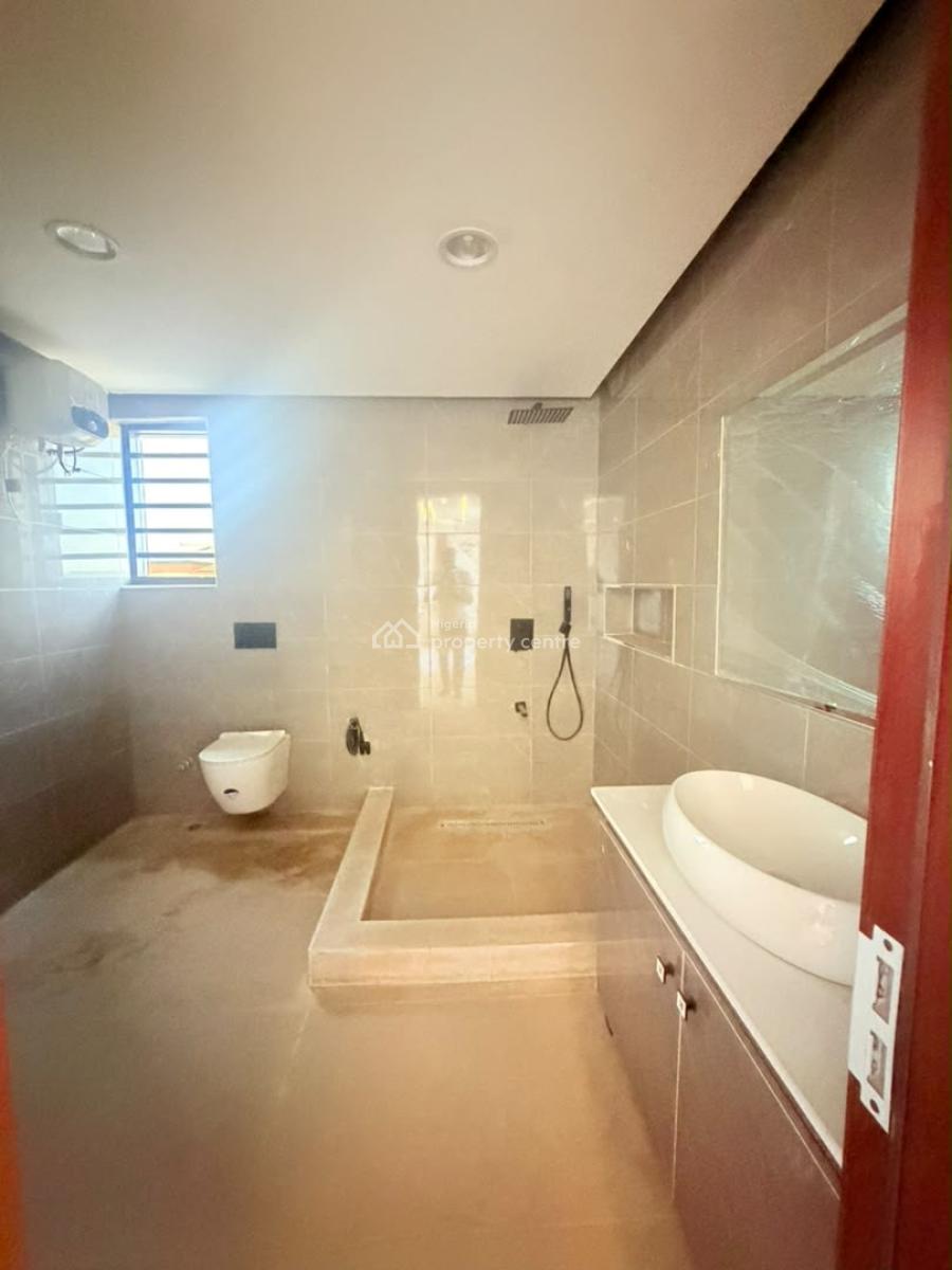 4 Bedroom Semi Detached Duplex at Yaba, Yaba, Lagos, Semi-detached Duplex for Sale