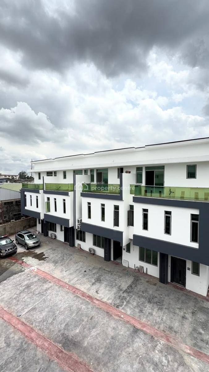 4 Bedroom Semi Detached Duplex at Maryland, Maryland, Lagos, Semi-detached Duplex for Sale