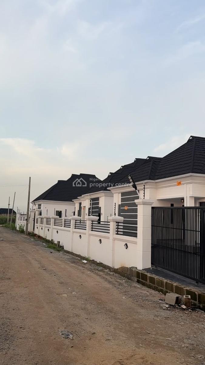 3 Bedroom Bungalow at Mowe, Mowe Town, Ogun, Detached Bungalow for Sale