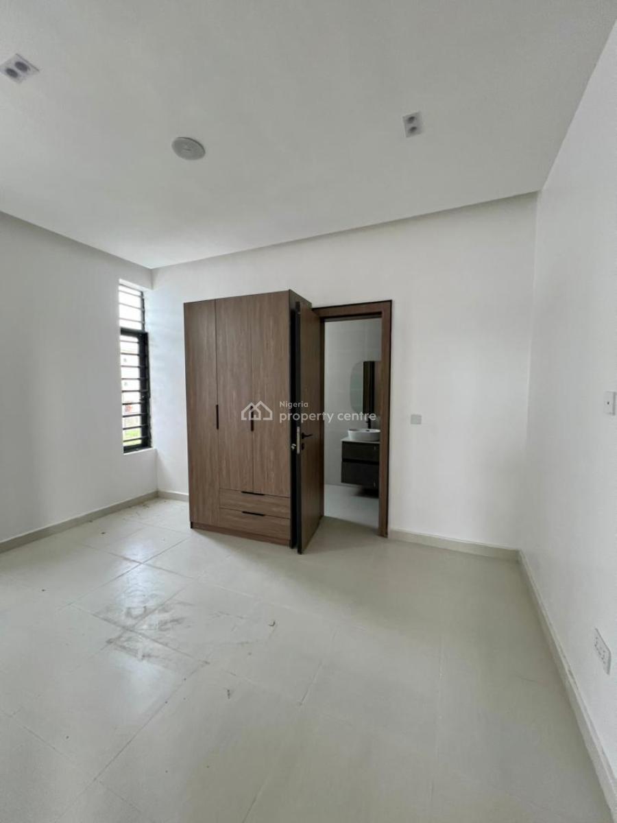 Luxury 2 Bed Apartment with Swimming Pool and Gym House, By Shoprite Novare Mall, Osapa, Lekki, Lagos, Flat / Apartment for Sale