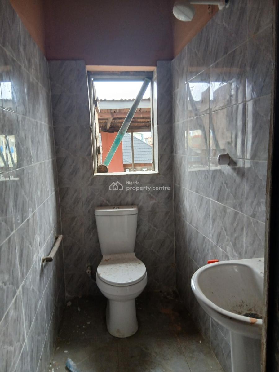 Space Longer Excellent 3 Bedroom + Bq (old House), Yaba, Lagos, Flat / Apartment for Rent