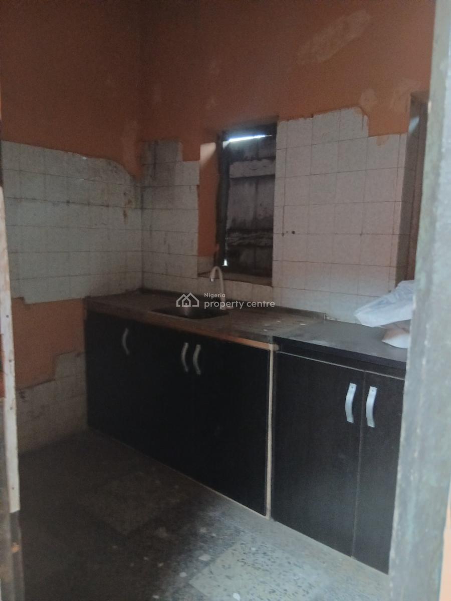 Space Longer Excellent 3 Bedroom + Bq (old House), Yaba, Lagos, Flat / Apartment for Rent