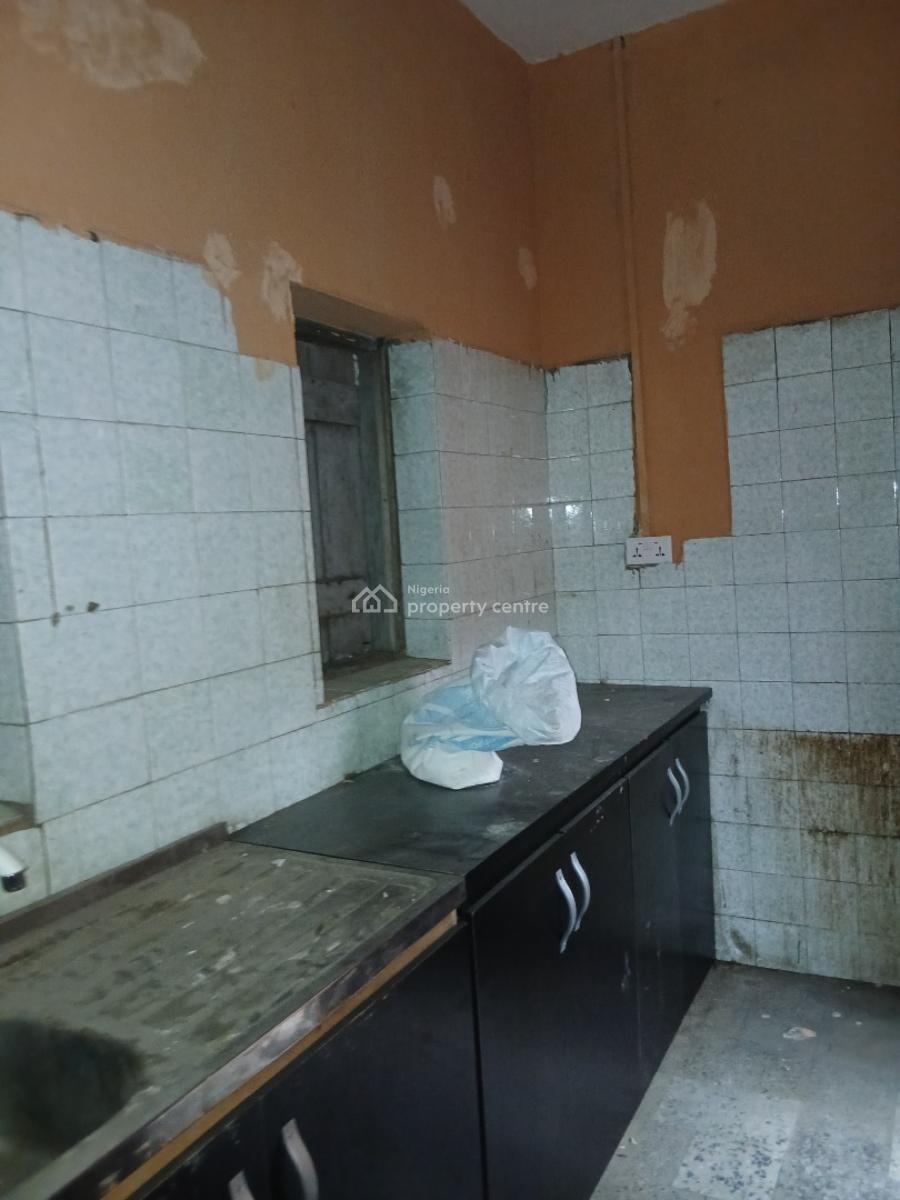 Space Longer Excellent 3 Bedroom + Bq (old House), Yaba, Lagos, Flat / Apartment for Rent
