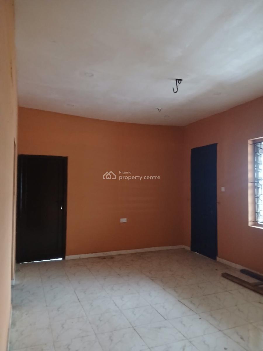 Space Longer Excellent 3 Bedroom + Bq (old House), Yaba, Lagos, Flat / Apartment for Rent