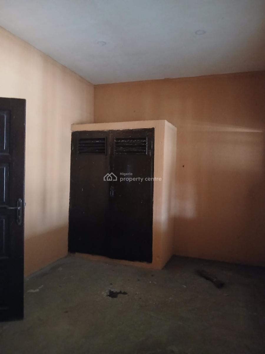 Space Longer Excellent 3 Bedroom + Bq (old House), Yaba, Lagos, Flat / Apartment for Rent