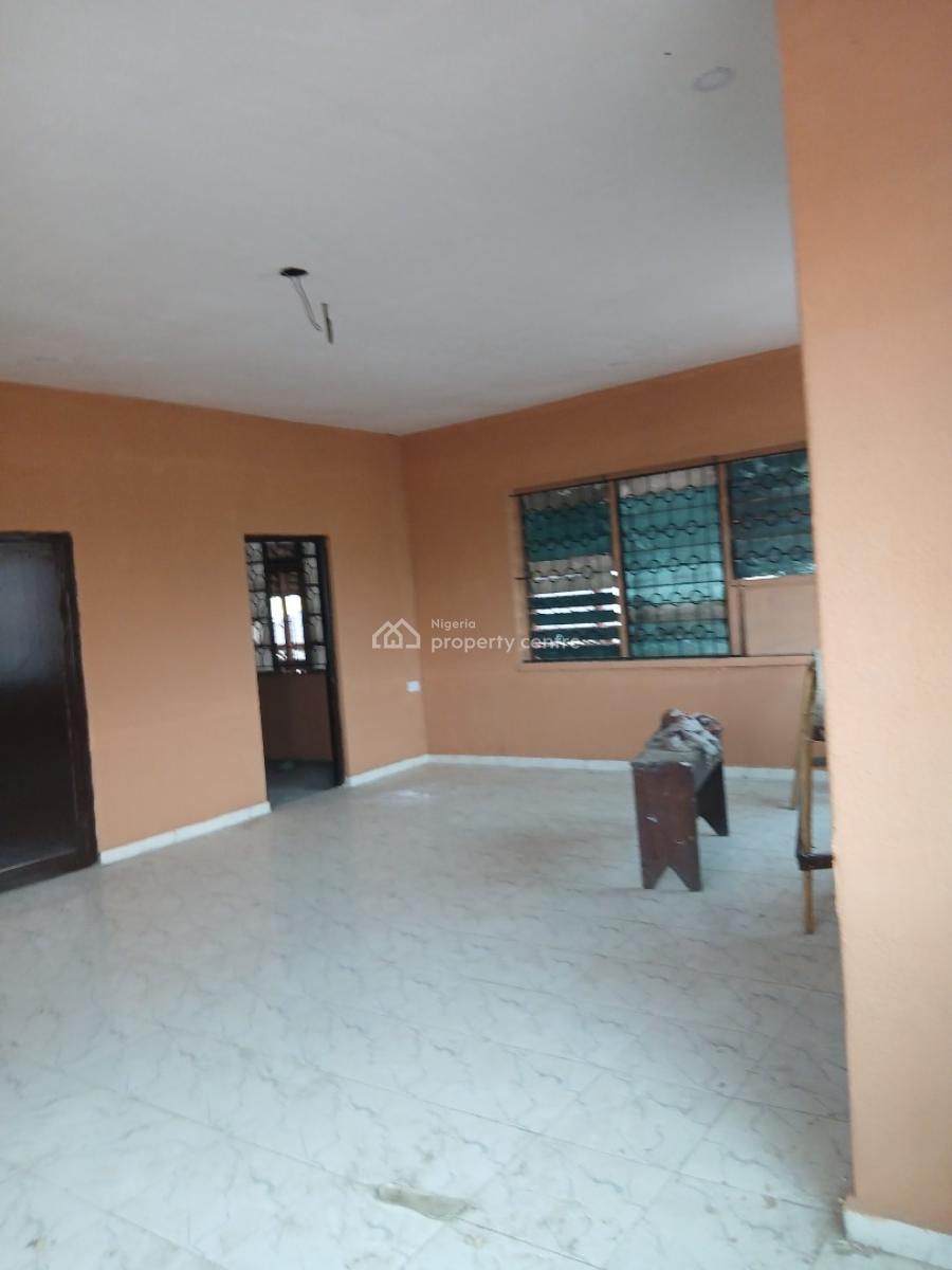 Space Longer Excellent 3 Bedroom + Bq (old House), Yaba, Lagos, Flat / Apartment for Rent