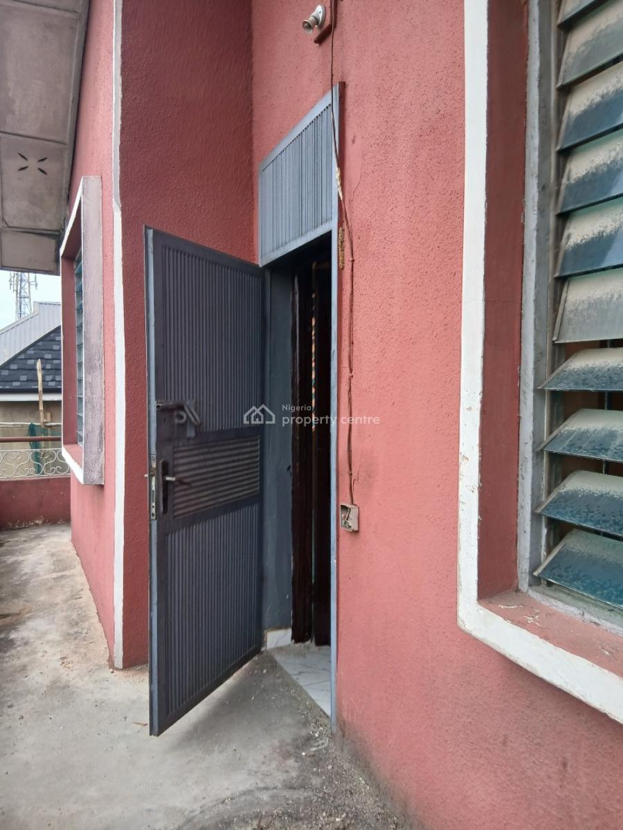 Space Longer Excellent 3 Bedroom + Bq (old House), Yaba, Lagos, Flat / Apartment for Rent