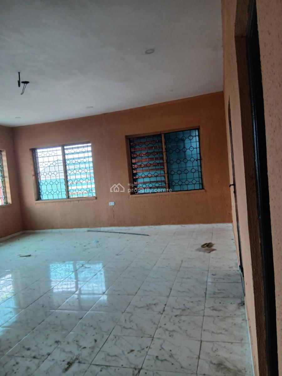Space Longer Excellent 3 Bedroom + Bq (old House), Yaba, Lagos, Flat / Apartment for Rent