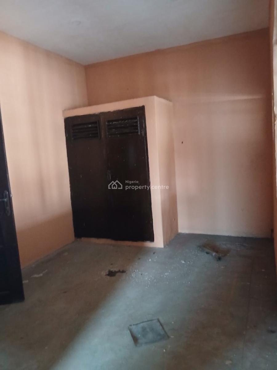Space Longer Excellent 3 Bedroom + Bq (old House), Yaba, Lagos, Flat / Apartment for Rent