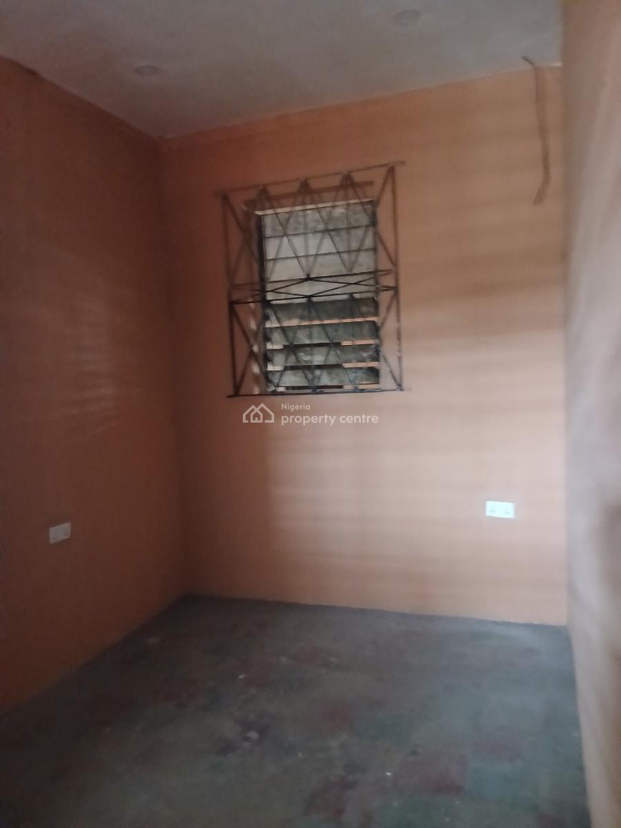 Space Longer Excellent 3 Bedroom + Bq (old House), Yaba, Lagos, Flat / Apartment for Rent