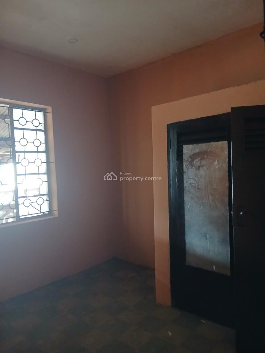Space Longer Excellent 3 Bedroom + Bq (old House), Yaba, Lagos, Flat / Apartment for Rent