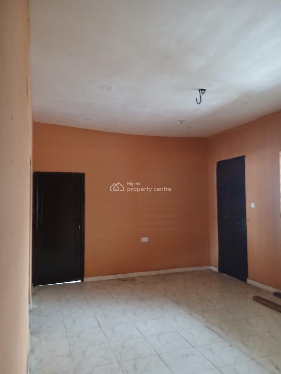 Space Longer Excellent 3 Bedroom + Bq (old House), Yaba, Lagos, Flat / Apartment for Rent