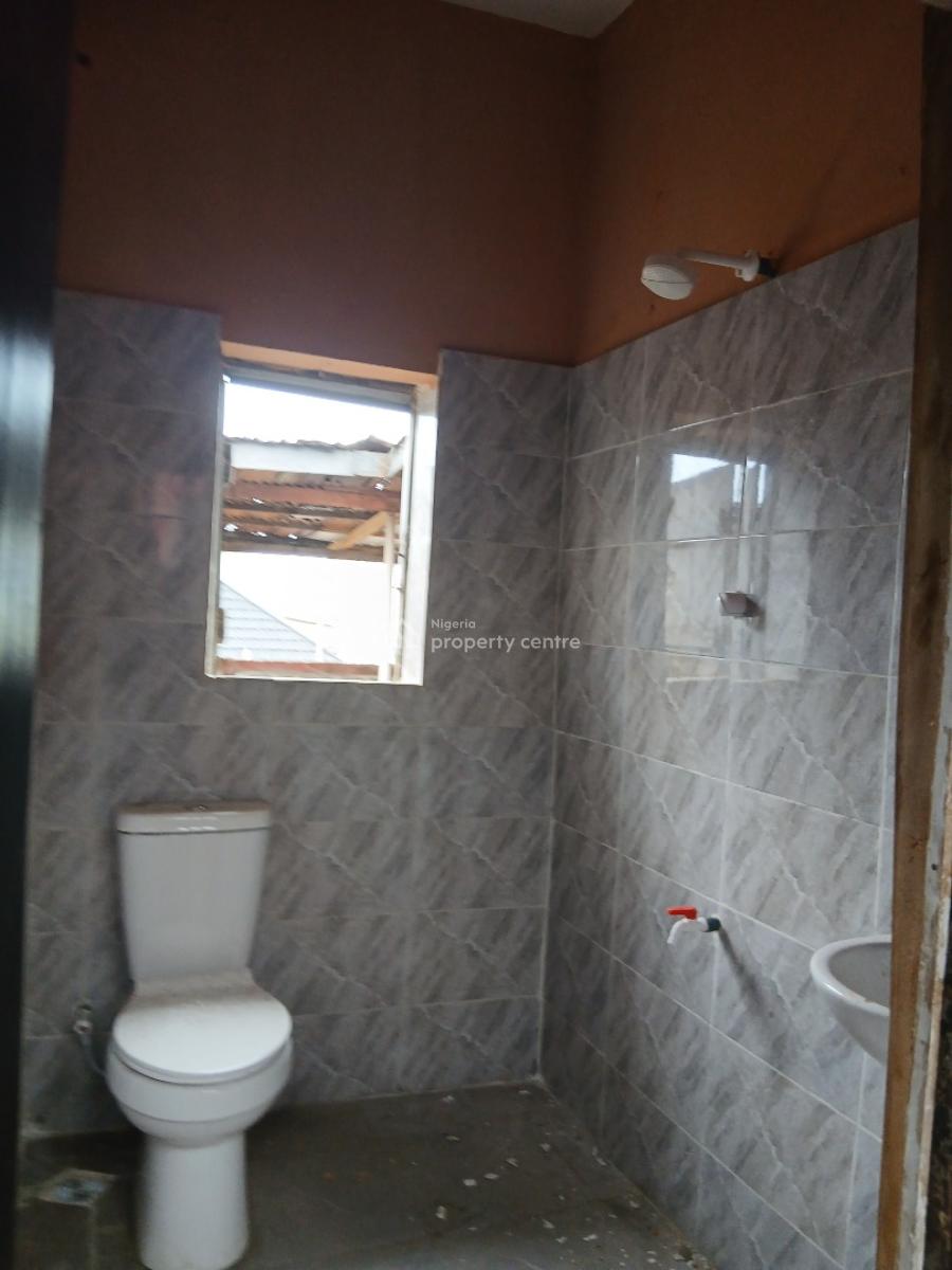 Space Longer Excellent 3 Bedroom + Bq (old House), Yaba, Lagos, Flat / Apartment for Rent