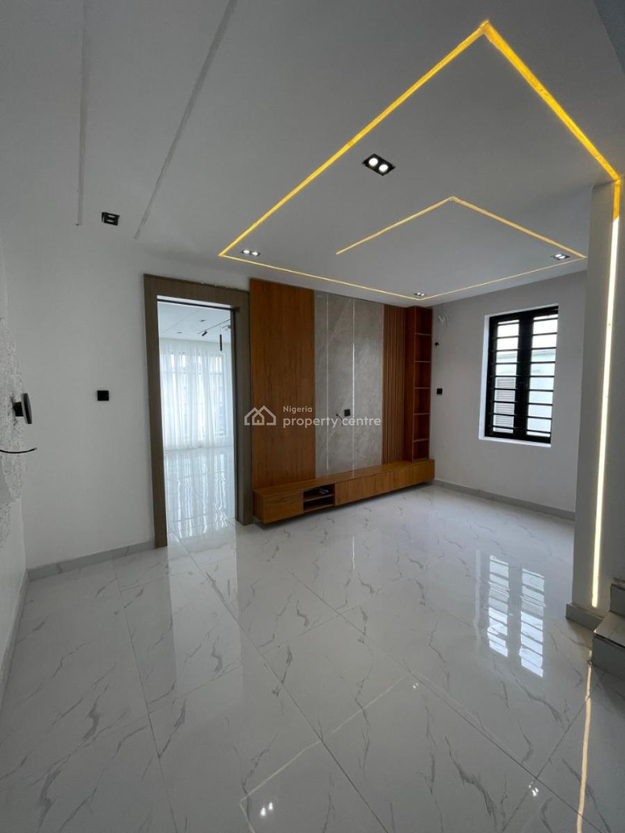 5 Bedroom Semi-detached Duplex House with Bq, Vgc, Lekki, Lagos, Semi-detached Duplex for Sale