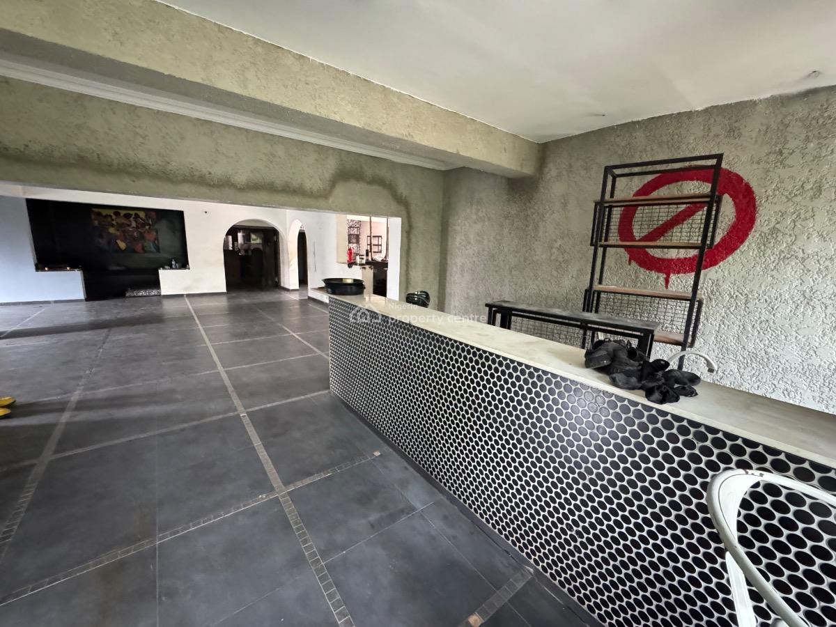 a Lounge Space Sitting on 1,200sqm Land Area in V/i, Victoria Island, Victoria Island (vi), Lagos, Restaurant / Bar for Rent