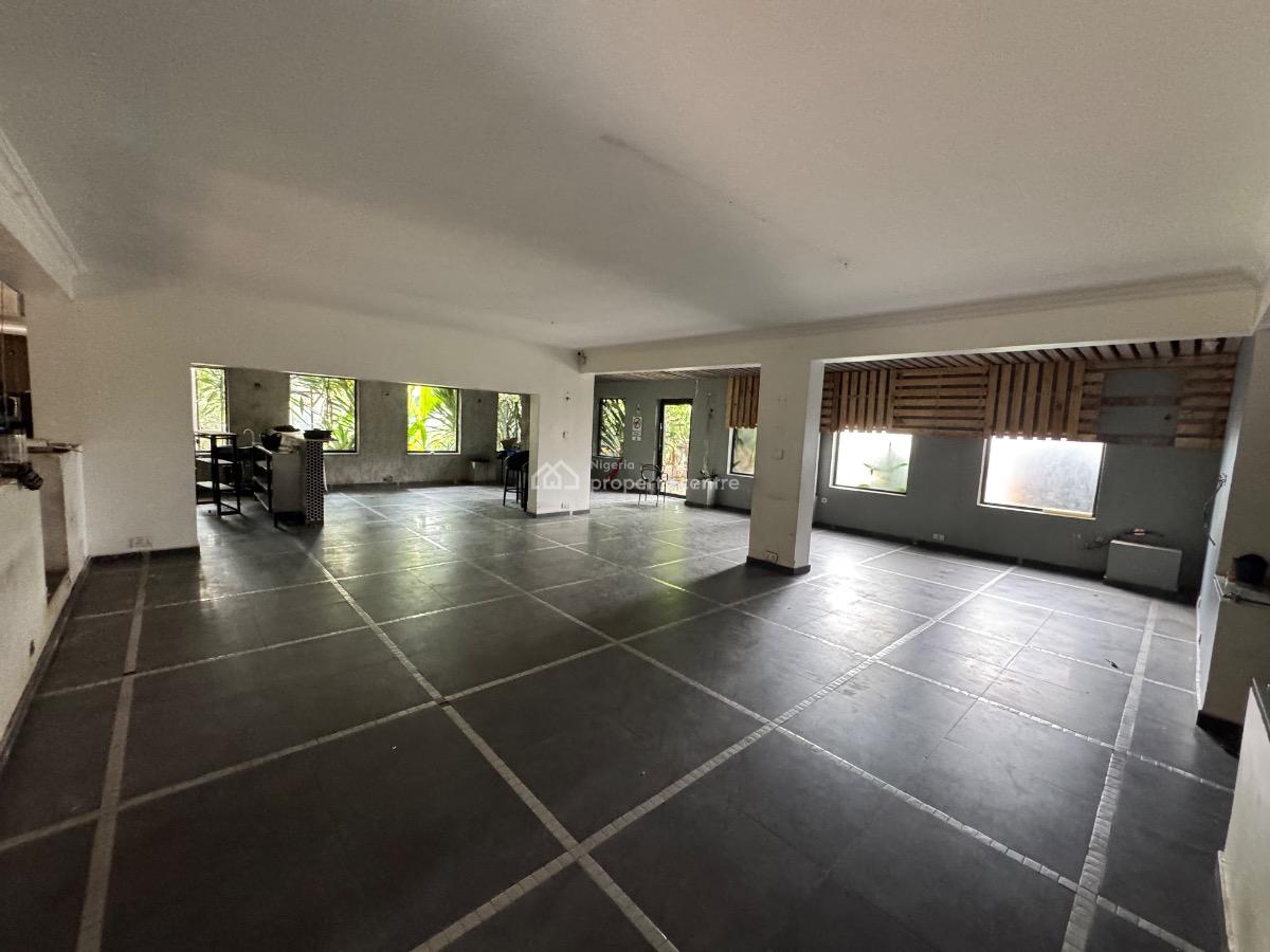 a Lounge Space Sitting on 1,200sqm Land Area in V/i, Victoria Island, Victoria Island (vi), Lagos, Restaurant / Bar for Rent