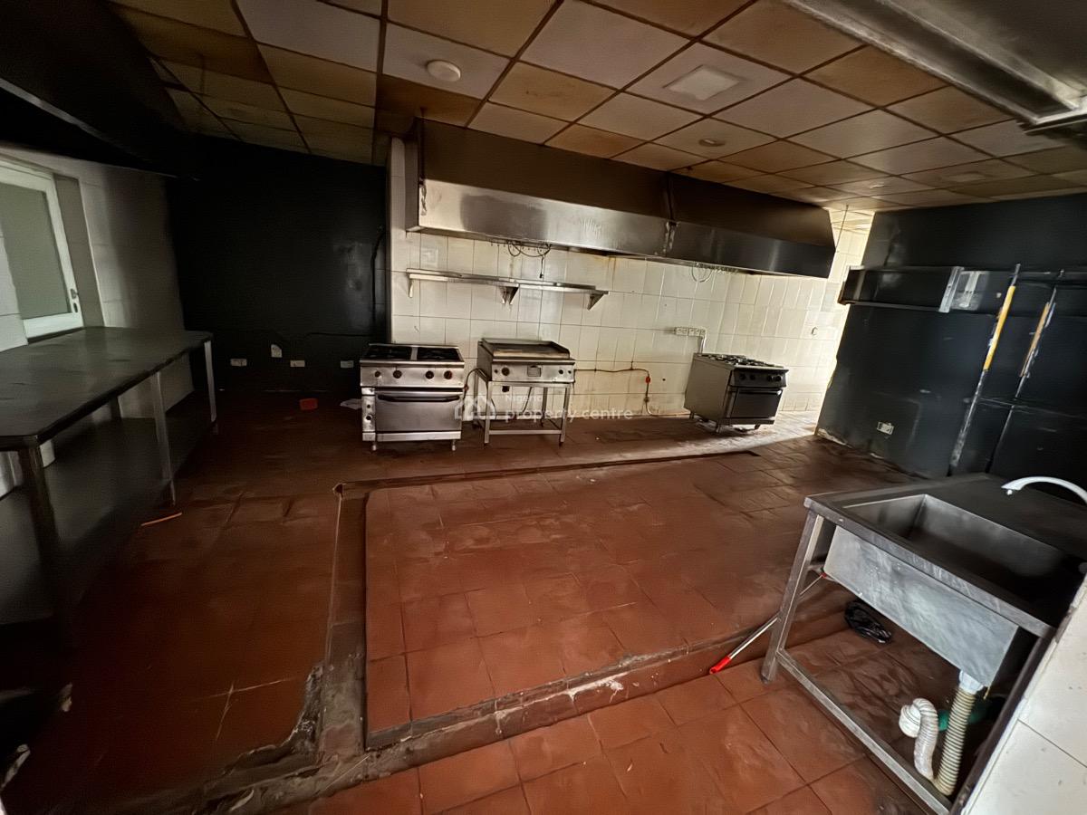 a Lounge Space Sitting on 1,200sqm Land Area in V/i, Victoria Island, Victoria Island (vi), Lagos, Restaurant / Bar for Rent