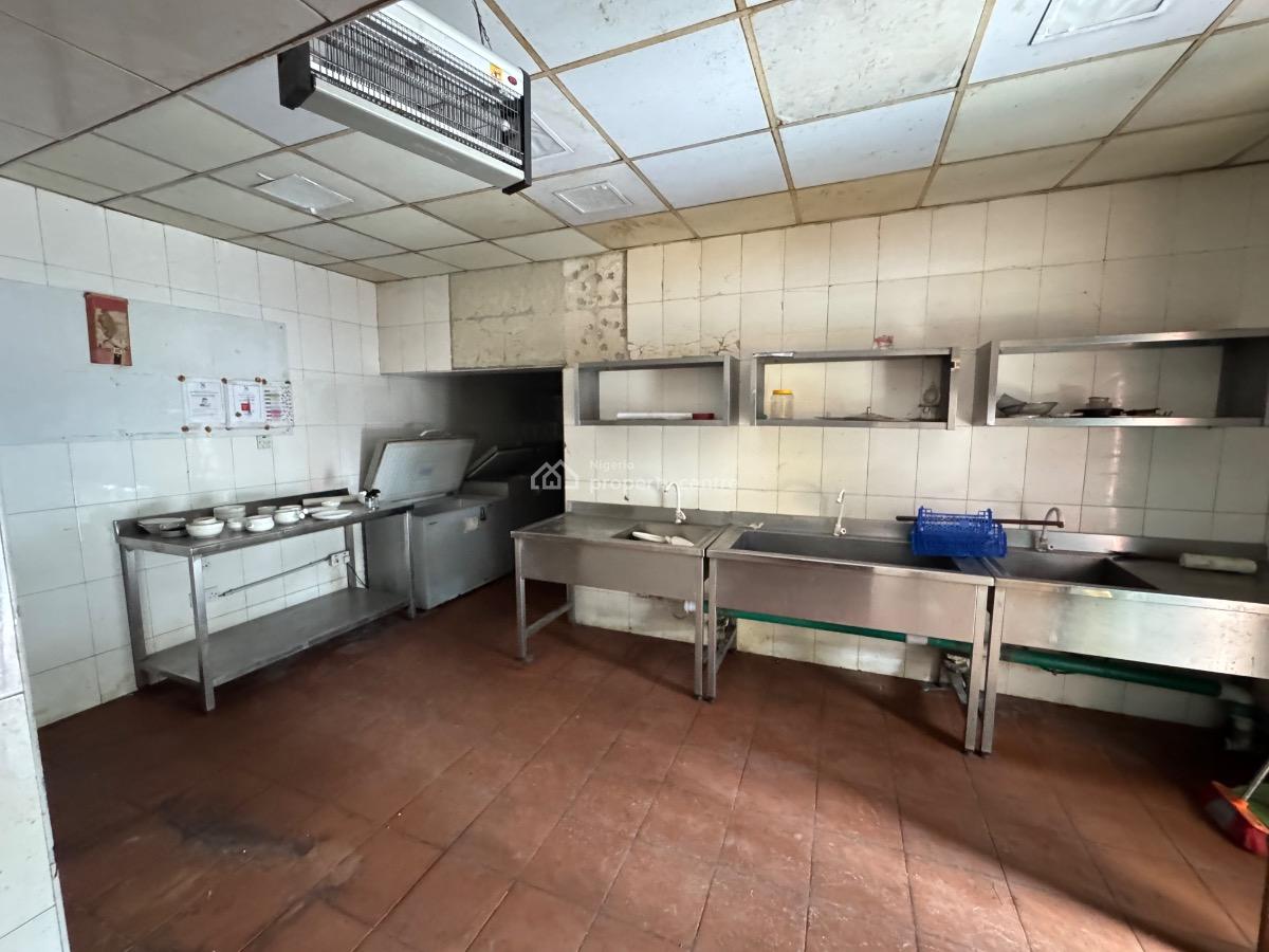 a Lounge Space Sitting on 1,200sqm Land Area in V/i, Victoria Island, Victoria Island (vi), Lagos, Restaurant / Bar for Rent