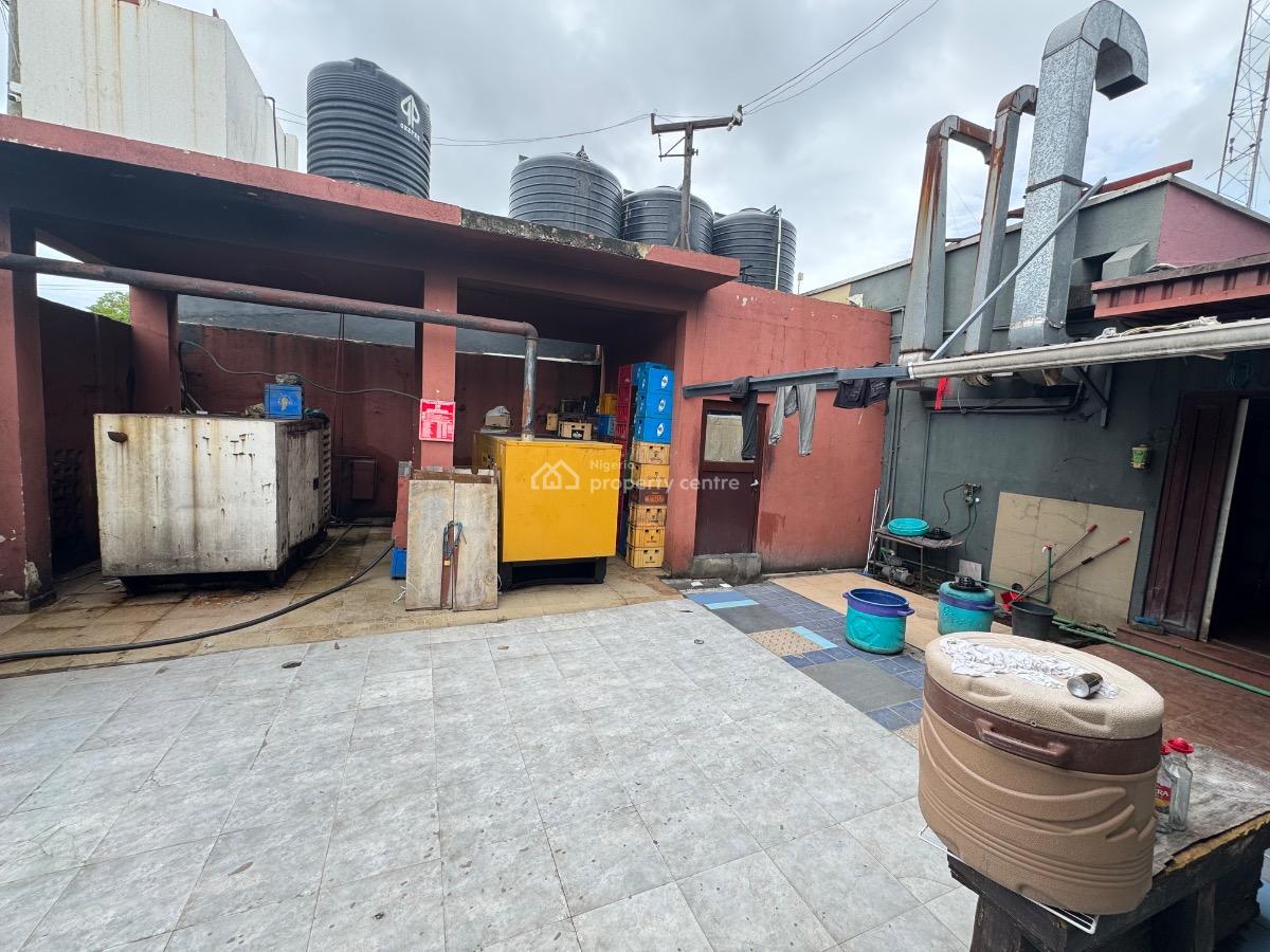 a Lounge Space Sitting on 1,200sqm Land Area in V/i, Victoria Island, Victoria Island (vi), Lagos, Restaurant / Bar for Rent