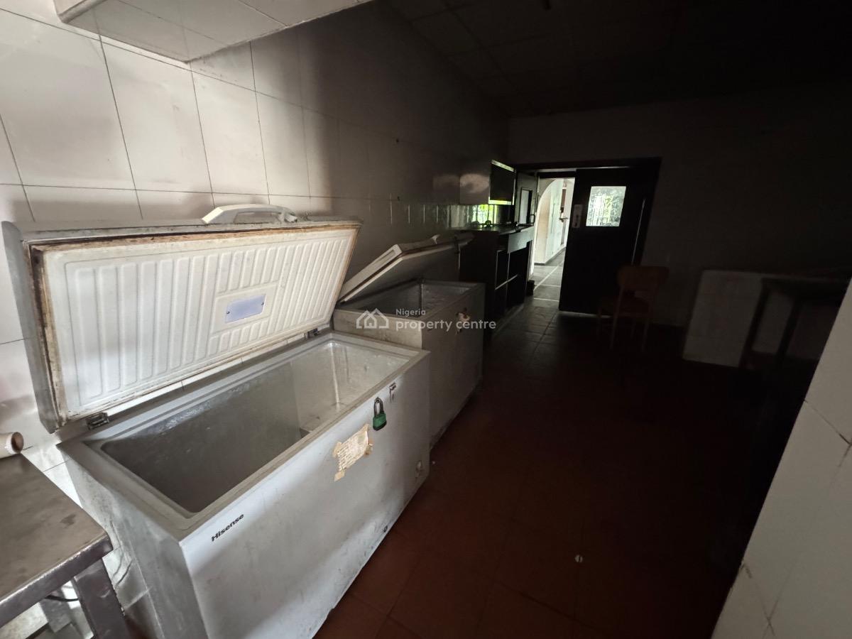 a Lounge Space Sitting on 1,200sqm Land Area in V/i, Victoria Island, Victoria Island (vi), Lagos, Restaurant / Bar for Rent