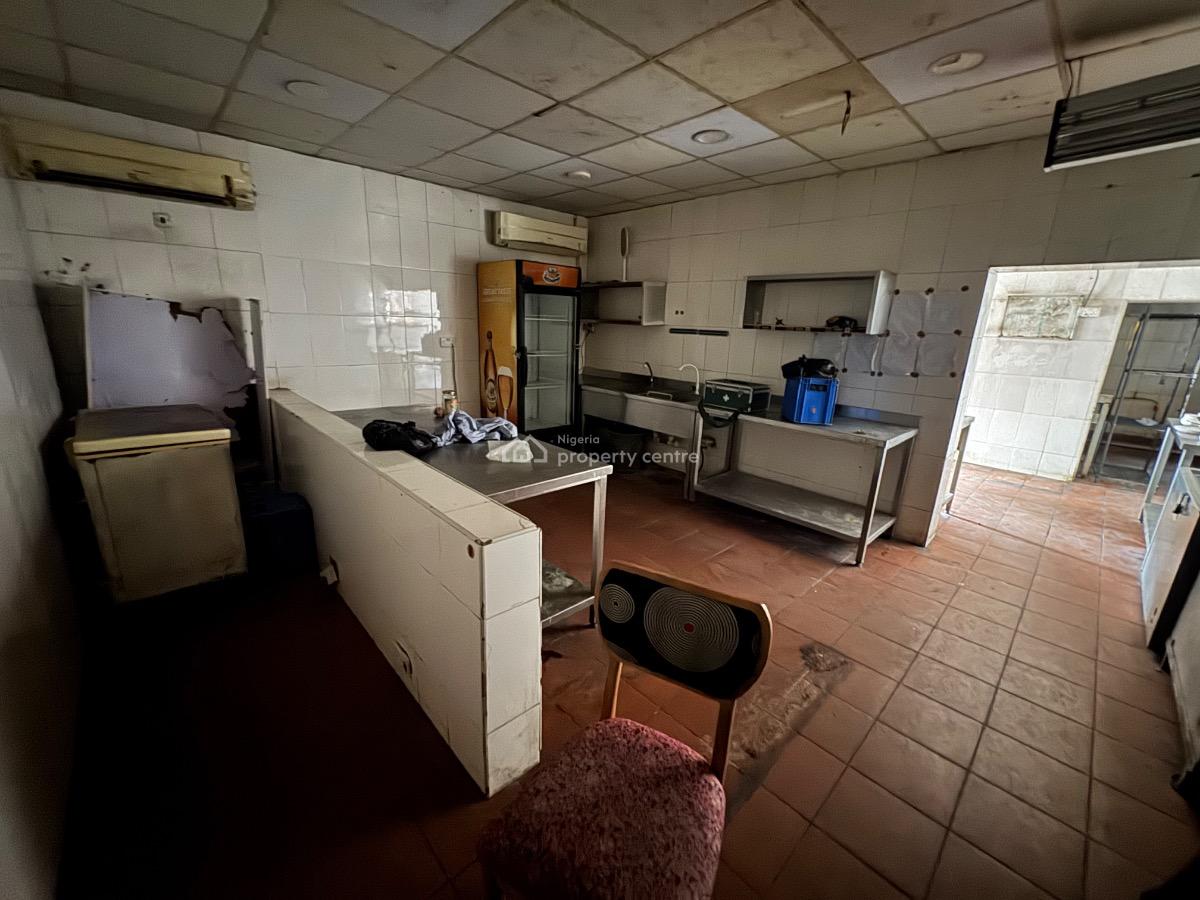 a Lounge Space Sitting on 1,200sqm Land Area in V/i, Victoria Island, Victoria Island (vi), Lagos, Restaurant / Bar for Rent