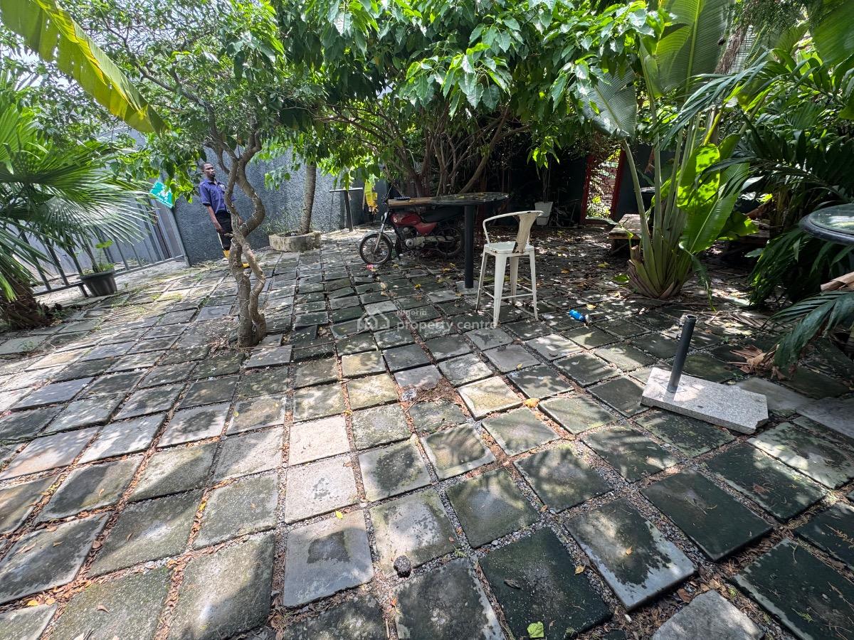 a Lounge Space Sitting on 1,200sqm Land Area in V/i, Victoria Island, Victoria Island (vi), Lagos, Restaurant / Bar for Rent