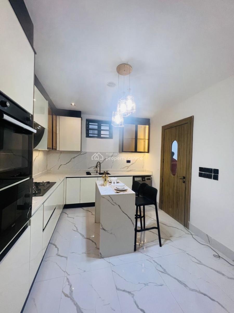 Serviced 2 Bedroom Apartment in Lekki 1, Lekki Phase 1, Lekki, Lagos, Flat / Apartment for Sale