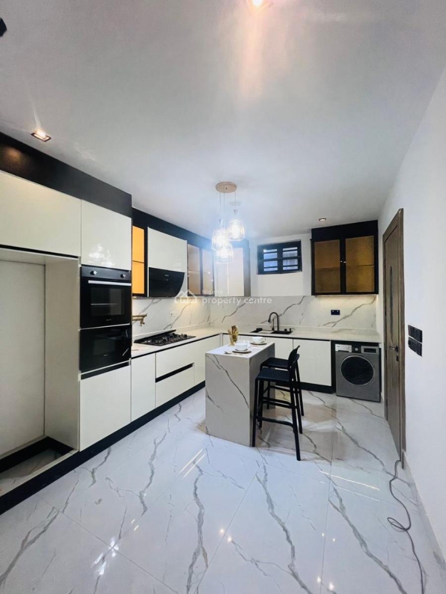Serviced 2 Bedroom Apartment in Lekki 1, Lekki Phase 1, Lekki, Lagos, Flat / Apartment for Sale