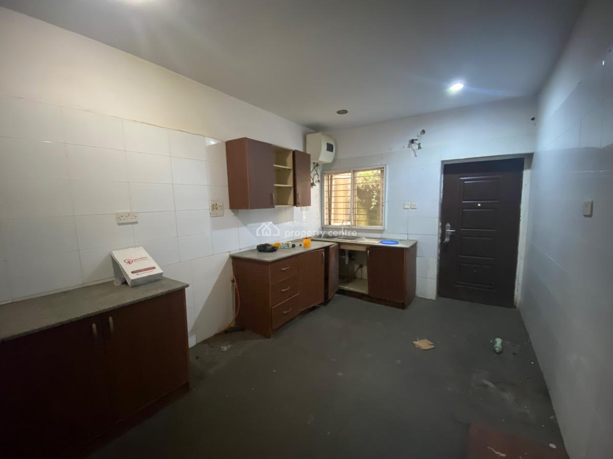 a Spacious 2bedroom, Lekki Phase 1, Lekki, Lagos, Flat / Apartment for Rent
