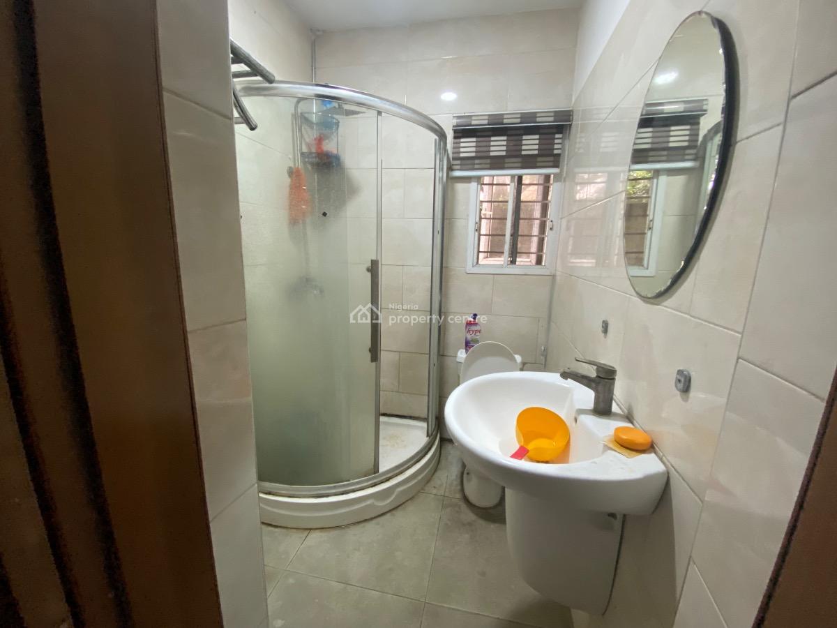 a Spacious 2bedroom, Lekki Phase 1, Lekki, Lagos, Flat / Apartment for Rent