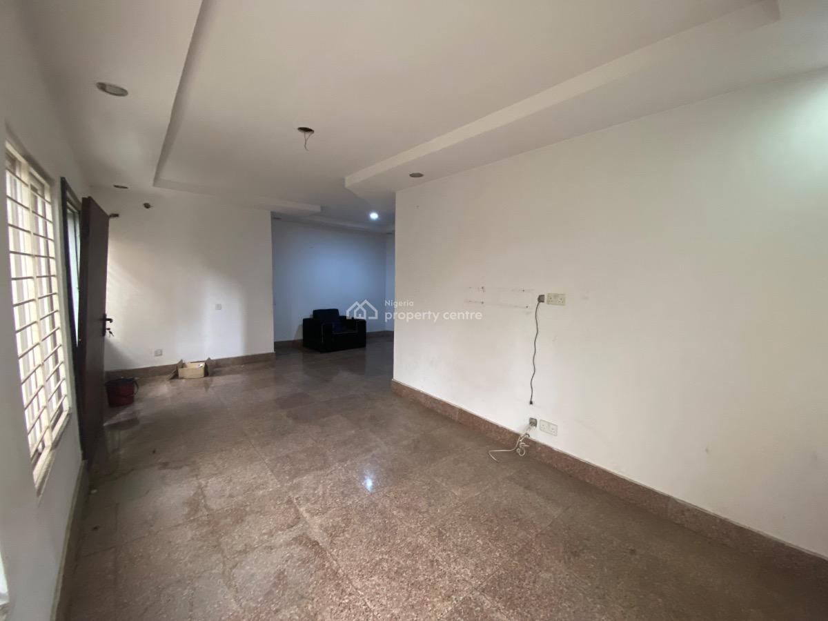 a Spacious 2bedroom, Lekki Phase 1, Lekki, Lagos, Flat / Apartment for Rent