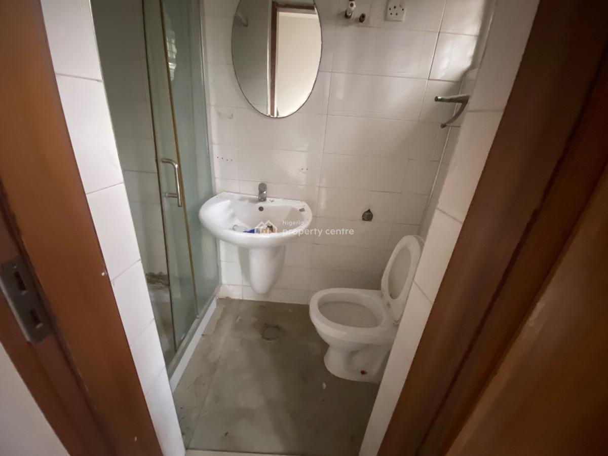 a Spacious 2bedroom, Lekki Phase 1, Lekki, Lagos, Flat / Apartment for Rent