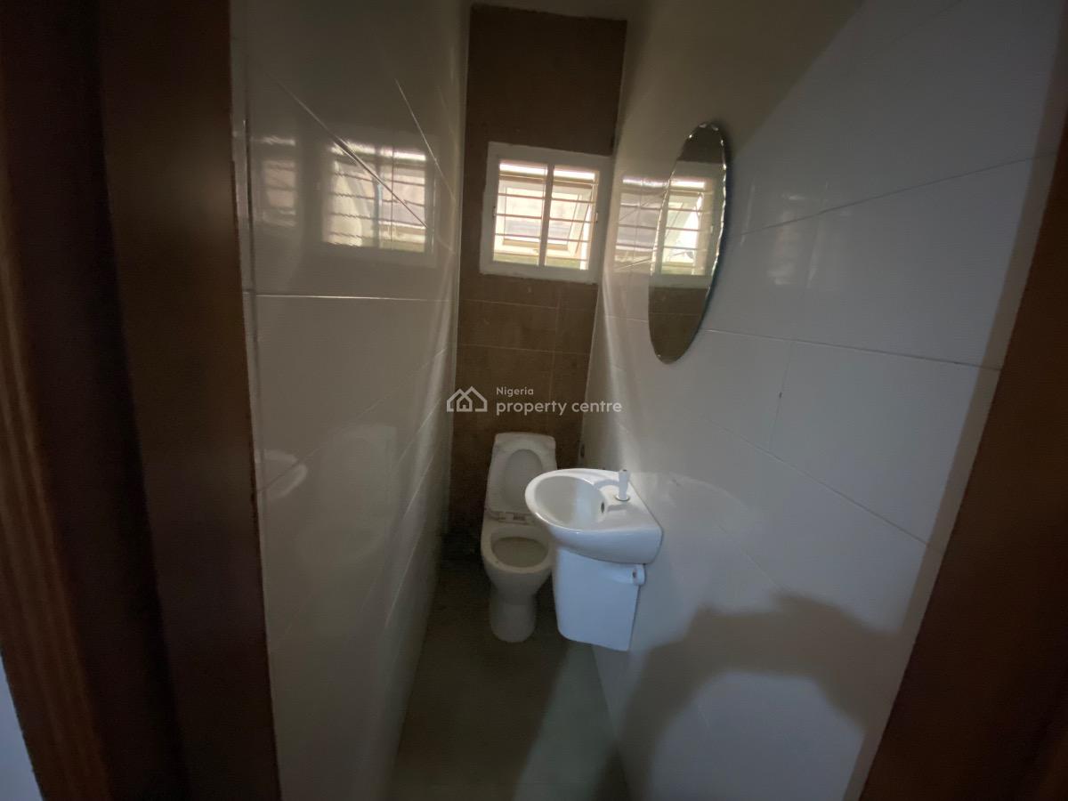a Spacious 2bedroom, Lekki Phase 1, Lekki, Lagos, Flat / Apartment for Rent