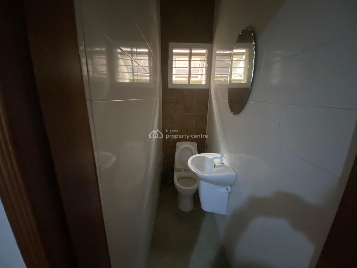 a Spacious 2bedroom, Lekki Phase 1, Lekki, Lagos, Flat / Apartment for Rent