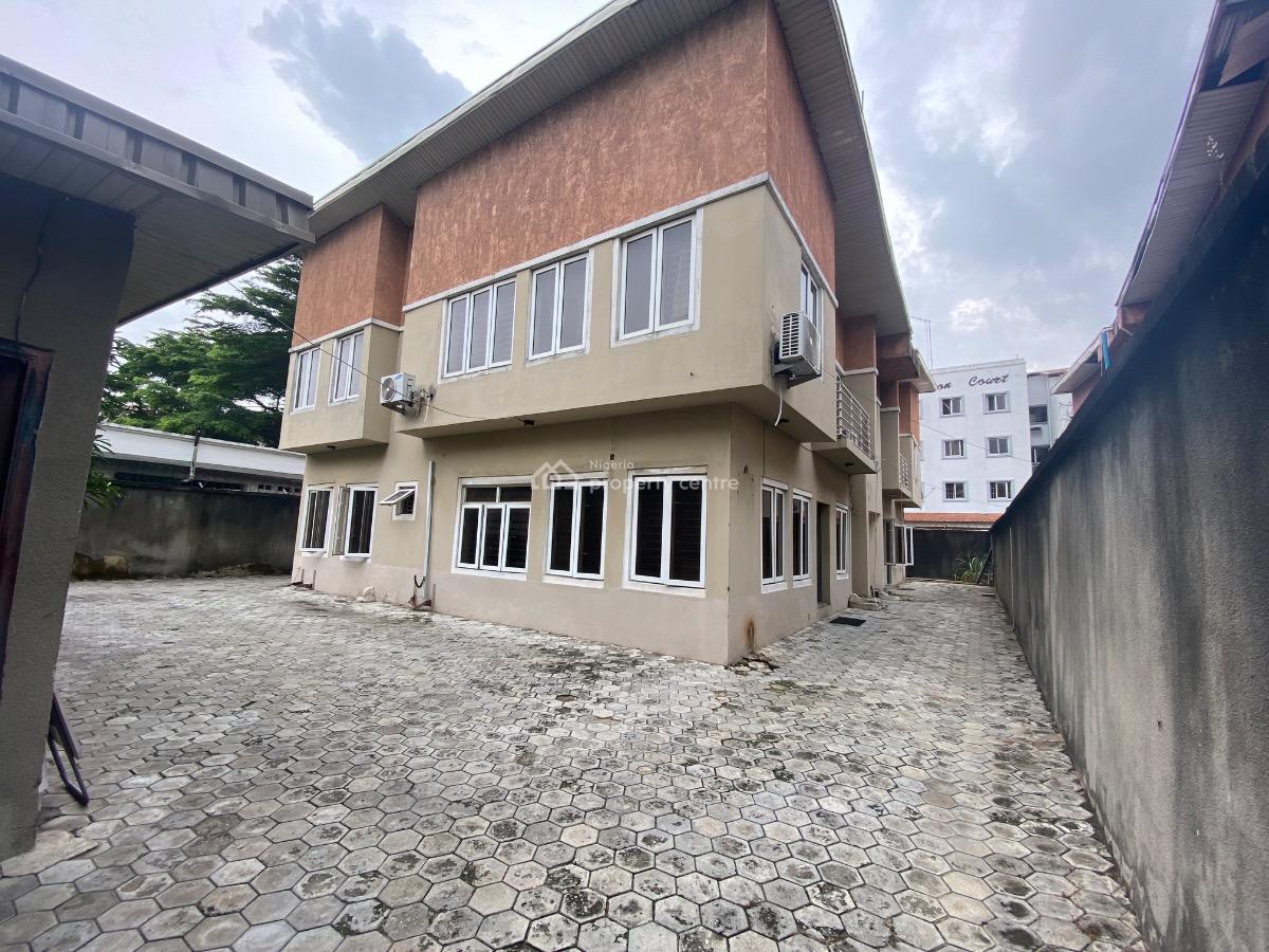 a Spacious 2bedroom, Lekki Phase 1, Lekki, Lagos, Flat / Apartment for Rent