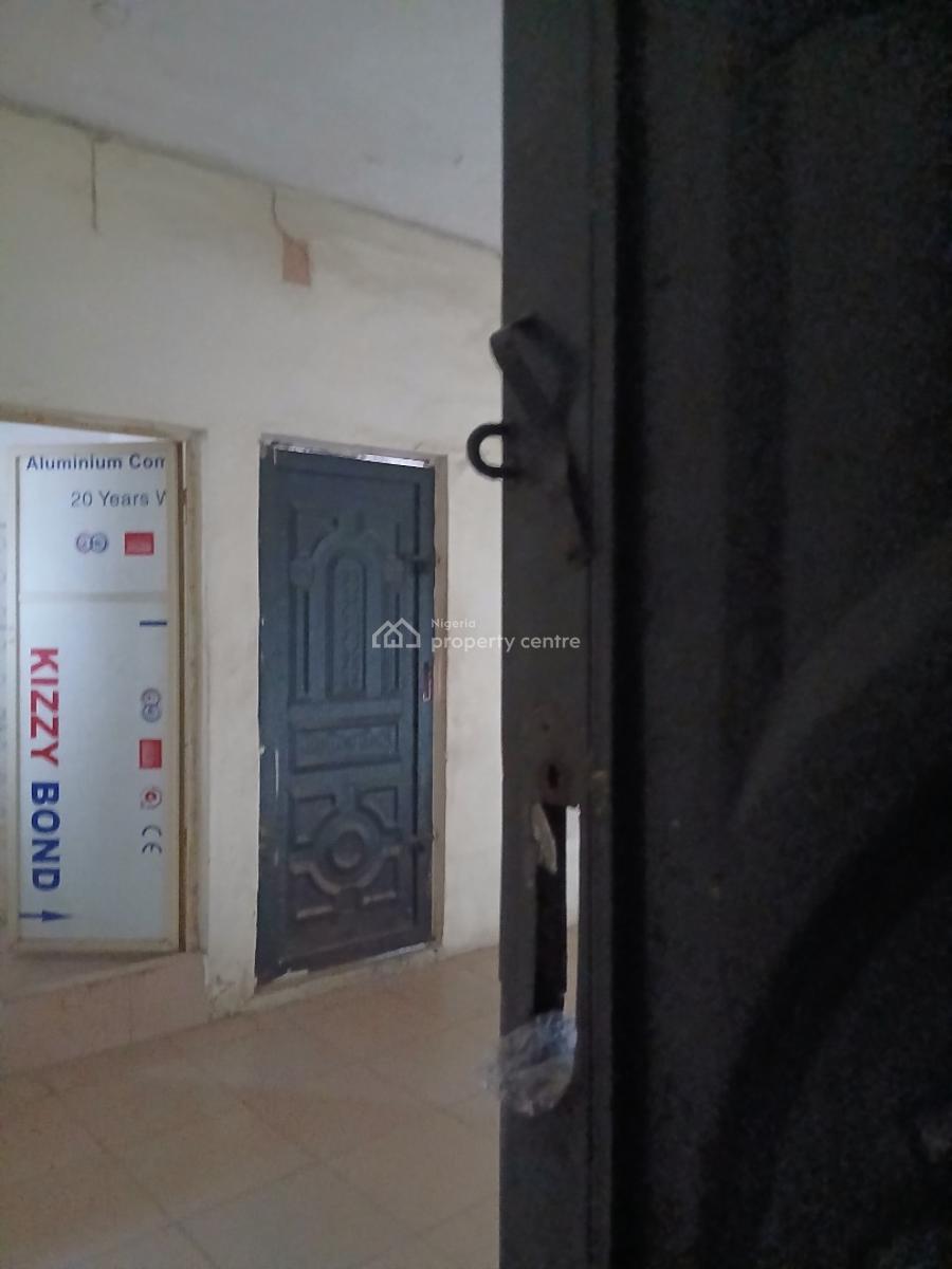 Decent Nice 2 Bedroom, Yaba, Lagos, Flat / Apartment for Rent