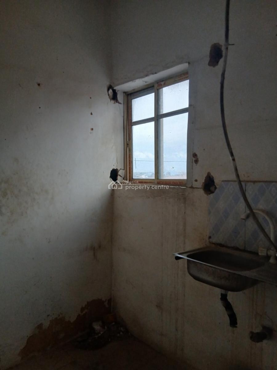 Decent Nice 2 Bedroom, Yaba, Lagos, Flat / Apartment for Rent