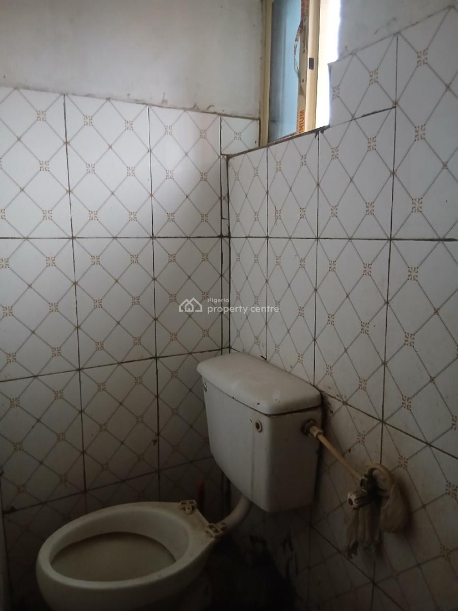 Decent Nice 2 Bedroom, Yaba, Lagos, Flat / Apartment for Rent