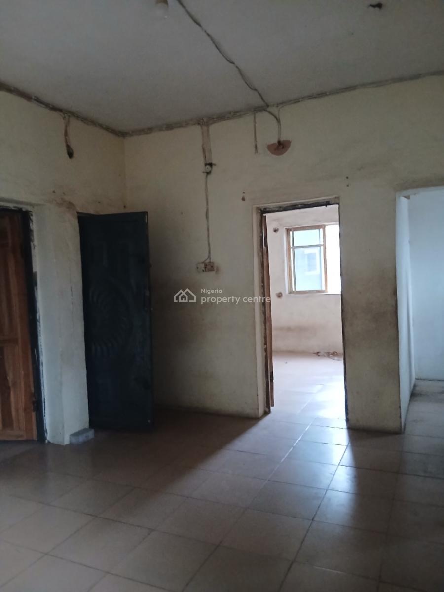 Decent Nice 2 Bedroom, Yaba, Lagos, Flat / Apartment for Rent