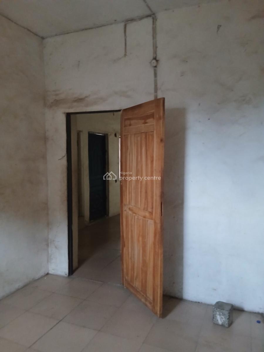 Decent Nice 2 Bedroom, Yaba, Lagos, Flat / Apartment for Rent